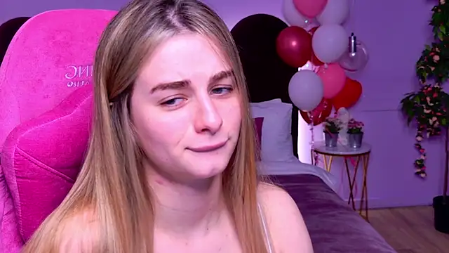 SweetyLicky online show from 11/18/25, 04:21