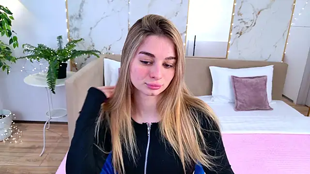 SweetyLicky online show from 05/17/26, 04:07