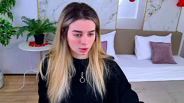 SweetyLicky online show from 02/15/26, 04:06