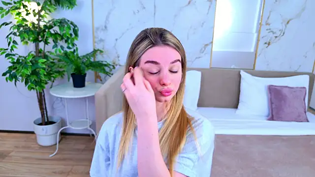 SweetyLicky online show from 03/20/26, 04:19