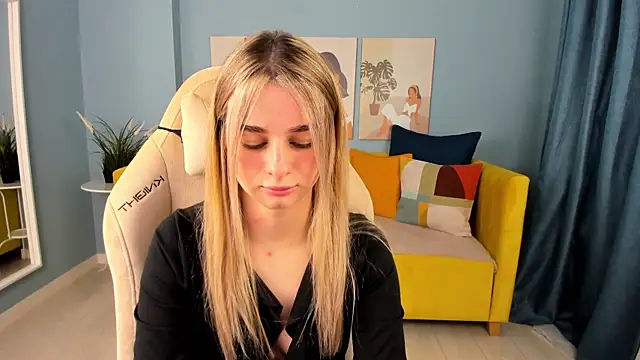 SweetyLicky online show from 10/21/25, 04:50