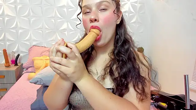 salem cute online show from 02/16/26, 07:45