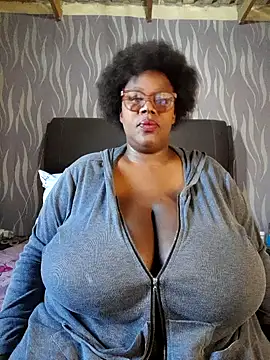 BoobsQueen46K online show from 06/11/26, 01:52