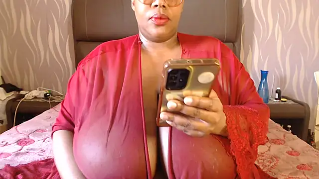 BoobsQueen46K online show from 07/16/26, 09:28