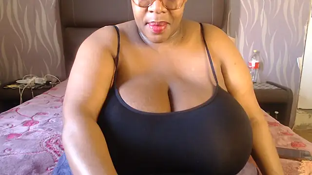 BoobsQueen46K online show from 07/06/26, 01:29