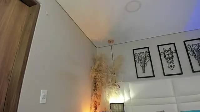 Viollet xoxo online show from 11/28/25, 12:44