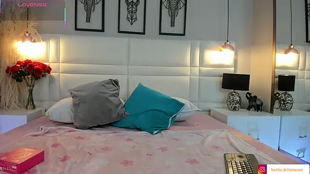 Viollet xoxo online show from 10/27/25, 08:54