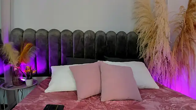 Viollet xoxo online show from 09/19/25, 07:51