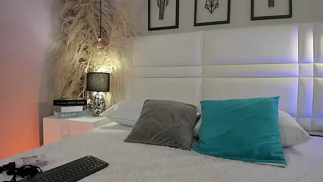 Viollet xoxo online show from 12/05/25, 08:06