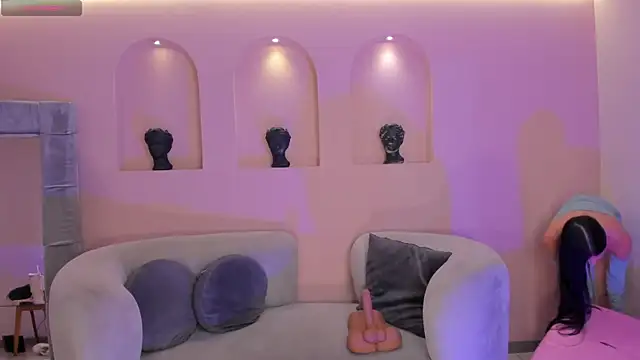 MiaLaurence online show from 02/25/26, 07:47