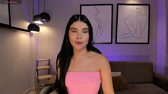 MiaLaurence online show from 10/08/25, 07:14