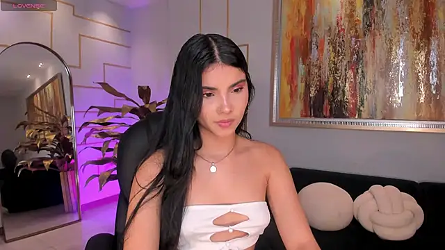 MiaLaurence online show from 11/04/25, 07:28