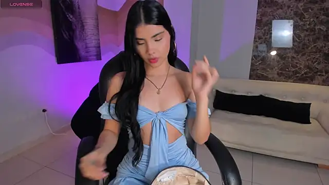 MiaLaurence online show from 11/26/25, 07:14