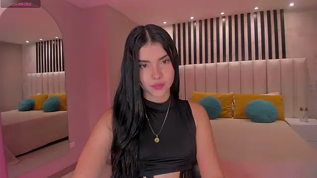 MiaLaurence online show from 12/14/25, 11:38