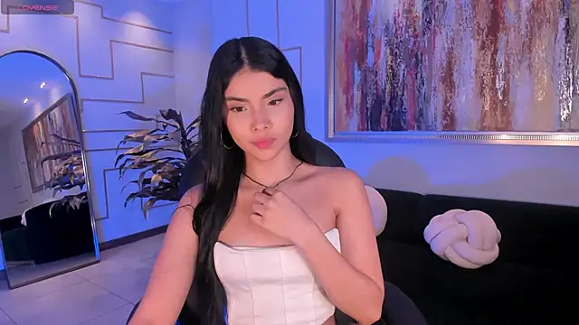 MiaLaurence online show from 12/16/25, 07:40