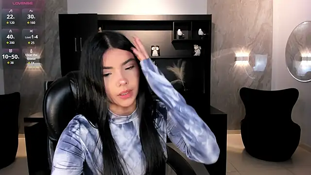 MiaLaurence online show from 06/17/26, 07:35