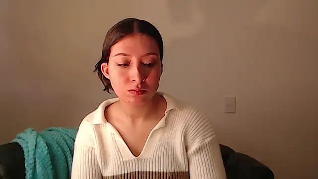 Snapshot of -Ivonny chatting on 10/07/25, 01:28 -Ivonny online show from 10/07/25, 01:28