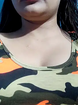 Snapshot of DPK25 chatting on 11/26/25, 10:59 DPK25 online show from 11/26/25, 10:59