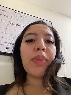 MiaFarkash online show from 11/12/25, 04:22