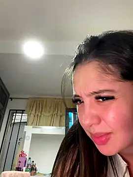 Snapshot of MiaFarkash chatting on 10/11/25, 08:32 MiaFarkash online show from 10/11/25, 08:32