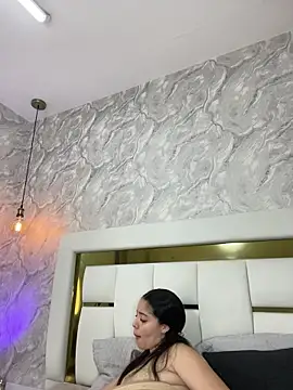 MiaFarkash online show from 05/13/26, 06:26
