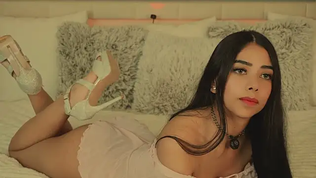 MikaelaJayy online show from 04/19/26, 02:45