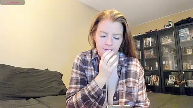 LndsyR90 online show from 12/17/25, 03:33