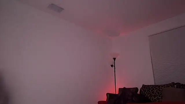 miasecretx online show from 12/14/25, 09:04