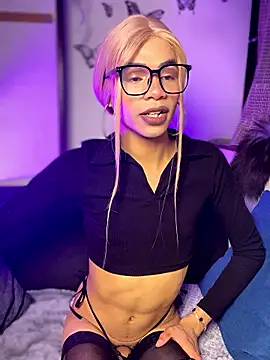 Katy bratz  online show from 01/17/26, 04:38