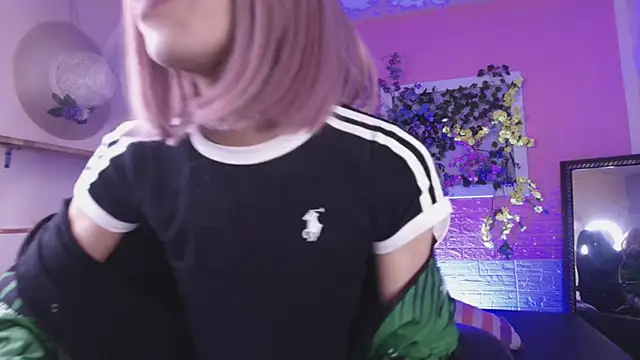 Katy bratz  online show from 10/26/25, 02:34