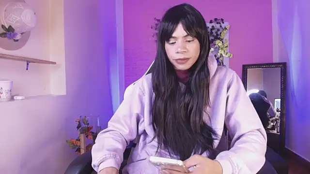 Katy bratz  online show from 10/27/25, 01:50