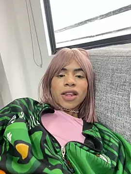 Katy bratz  online show from 10/29/25, 07:13