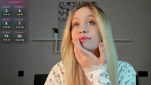 Snapshot of Julliakoill chatting on 11/15/25, 06:17 Julliakoill online show from 11/15/25, 06:17