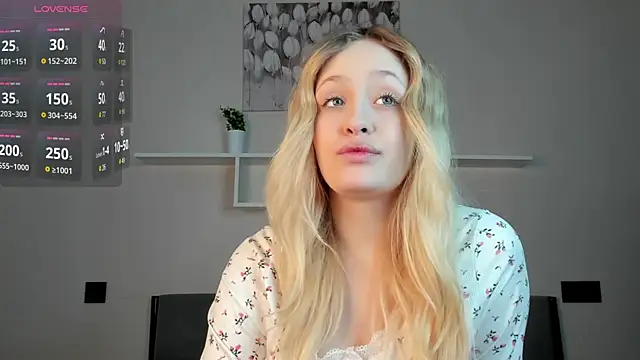 Snapshot of Julliakoill chatting on 11/12/25, 07:34 Julliakoill online show from 11/12/25, 07:34