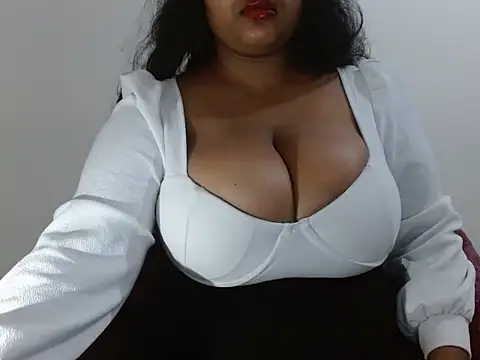 Snapshot of dimpyi chatting on 02/13/26, 05:13 dimpyi online show from 02/13/26, 05:13