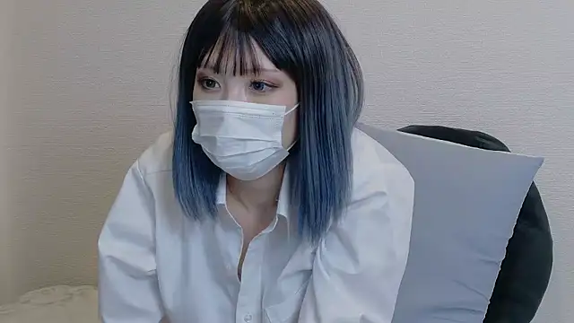 Snapshot of sarina_at chatting on 07/18/26, 07:28 sarina at online show from 07/18/26, 07:28