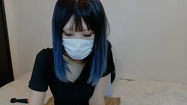 sarina at online show from 10/31/25, 04:31