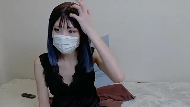 sarina at online show from 05/17/26, 09:31
