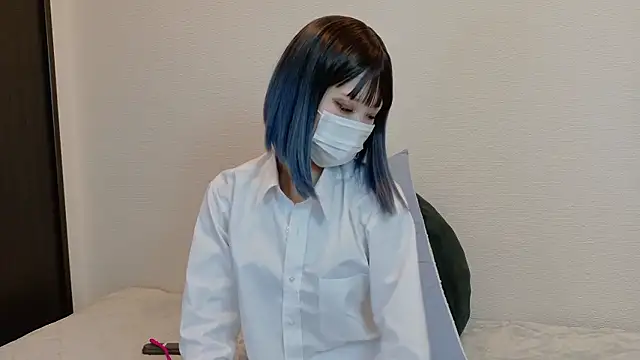 sarina at online show from 03/17/26, 04:15