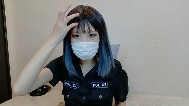 sarina at online show from 10/29/25, 09:30