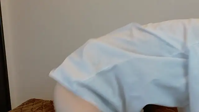 sarina at online show from 12/15/25, 09:37