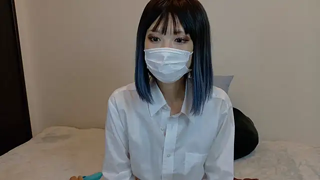 sarina at online show from 10/15/25, 09:28