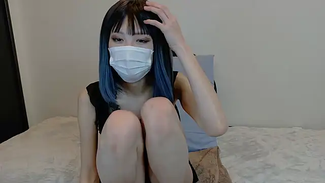 sarina at online show from 02/13/26, 09:31