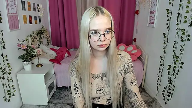 BellaMontgomery online show from 04/30/26, 04:14