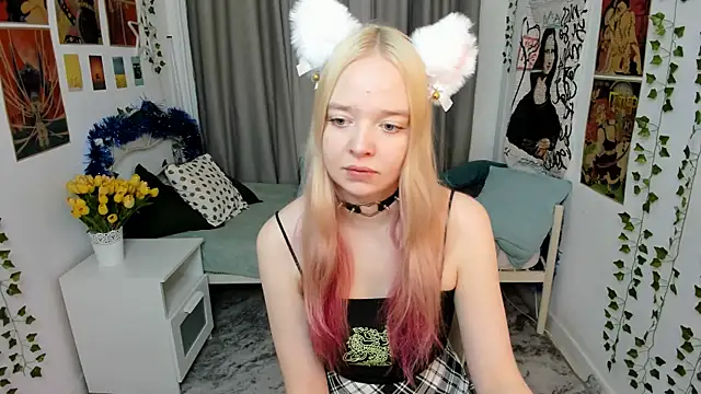 Snapshot of BellaMontgomery chatting on 01/09/26, 12:23 BellaMontgomery online show from 01/09/26, 12:23