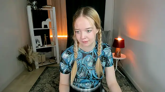 BellaMontgomery online show from 12/14/25, 10:26