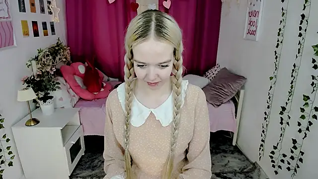 BellaMontgomery online show from 05/30/26, 06:46