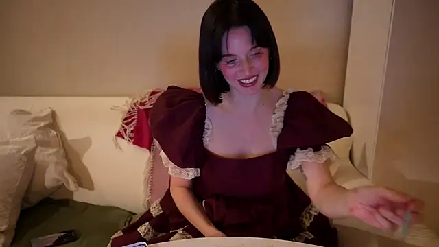 ellaa91 online show from 12/19/25, 05:04
