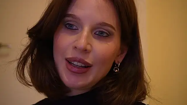 ellaa91 online show from 06/17/26, 05:56