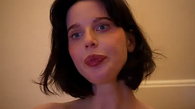 Snapshot of ellaa91 chatting on 03/21/26, 06:12 ellaa91 online show from 03/21/26, 06:12